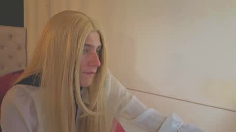 Alex online show from November 2025 04:11:02 AM