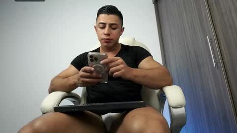 Devin Hunter online show from January 2026 11:52:02 PM