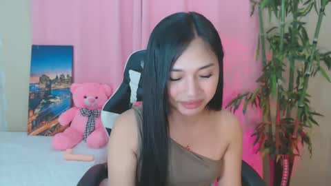 Snapshot of devine_goddessx chatting on January 2025 08:57:02 AM Devine Greyson online show from January 2025 08:57:02 AM