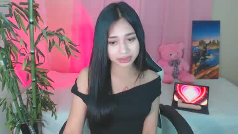 Snapshot of devine_goddessx chatting on January 2025 11:04:02 AM Devine Greyson online show from January 2025 11:04:02 AM