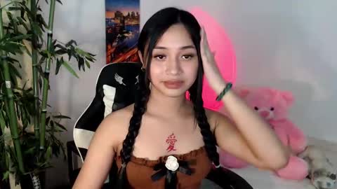 Snapshot of devine_goddessx chatting on February 2025 09:17:01 PM Devine Greyson online show from February 2025 09:17:01 PM