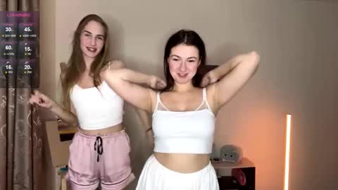 Snapshot of devpip chatting on November 2025 01:25:02 PM Pippi online show from November 2025 01:25:02 PM