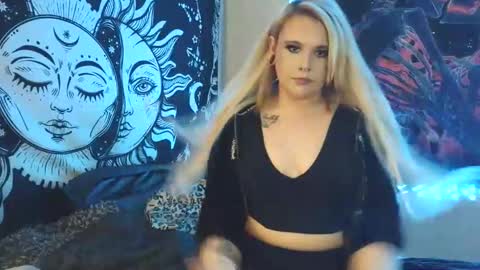 Snapshot of devyn_winter chatting on November 2025 07:36:01 PM devyn winter online show from November 2025 07:36:01 PM