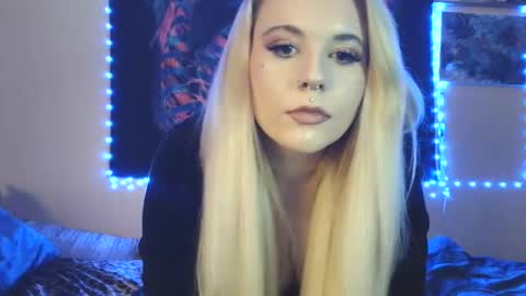 Snapshot of devyn_winter chatting on December 2025 11:54:01 PM devyn winter online show from December 2025 11:54:01 PM