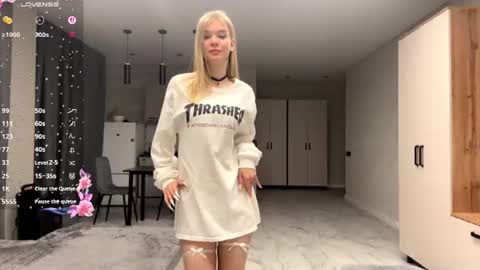 dewdropdoll online show from June 2026 04:20:01 PM