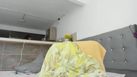 thumb up me please its important online show from November 2025 10:14:01 AM