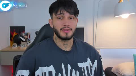 JULIAN online show from January 2025 09:43:02 PM