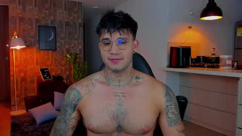 JULIAN online show from November 2025 10:37:01 PM