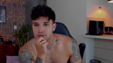 JULIAN online show from December 2025 08:58:02 PM