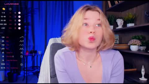 Snapshot of di_huny chatting on December 2024 01:42:01 AM Arina online show from December 2024 01:42:01 AM