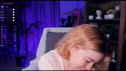 Snapshot of di_huny chatting on December 2024 09:37:01 PM Arina online show from December 2024 09:37:01 PM