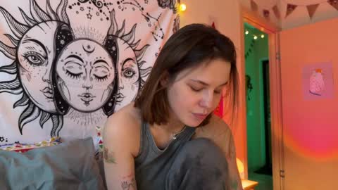 Snapshot of di_n_alex chatting on January 2025 01:05:02 PM Di Alex online show from January 2025 01:05:02 PM