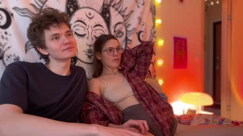 Snapshot of di_n_alex chatting on January 2025 01:07:01 PM Di Alex online show from January 2025 01:07:01 PM