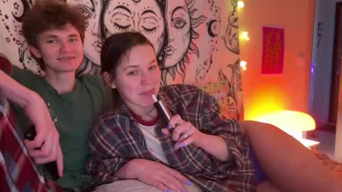 Snapshot of di_n_alex chatting on February 2025 04:39:02 PM Di Alex online show from February 2025 04:39:02 PM