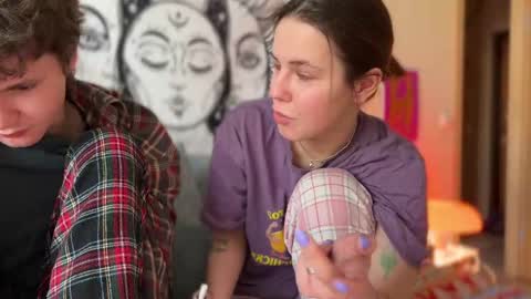 Snapshot of di_n_alex chatting on February 2025 02:00:01 PM Di Alex online show from February 2025 02:00:01 PM