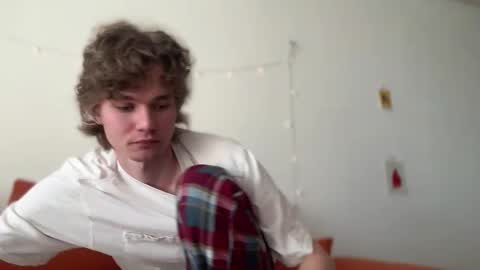 Snapshot of di_n_alex chatting on September 2025 08:47:01 AM Di Alex online show from September 2025 08:47:01 AM