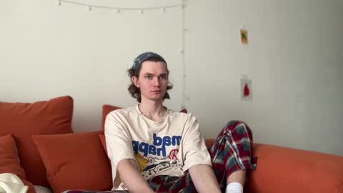 Snapshot of di_n_alex chatting on October 2025 09:01:01 AM Di Alex online show from October 2025 09:01:01 AM