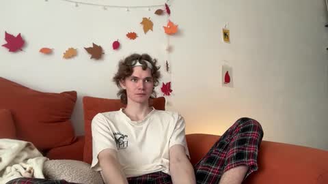 Snapshot of di_n_alex chatting on November 2025 08:25:02 AM Di Alex online show from November 2025 08:25:02 AM