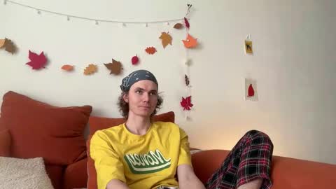 Snapshot of di_n_alex chatting on November 2025 09:20:01 AM Di Alex online show from November 2025 09:20:01 AM