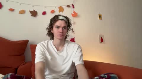 Snapshot of di_n_alex chatting on November 2025 09:30:01 AM Di Alex online show from November 2025 09:30:01 AM