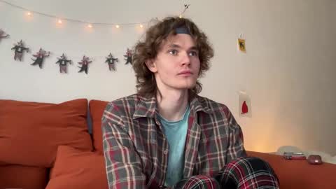 Snapshot of di_n_alex chatting on December 2025 09:49:01 AM Di Alex online show from December 2025 09:49:01 AM