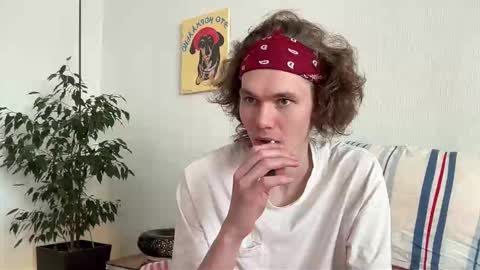 Snapshot of di_n_alex chatting on February 2026 08:41:01 AM Di Alex online show from February 2026 08:41:01 AM