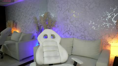 Diego online show from April 2026 12:17:01 AM