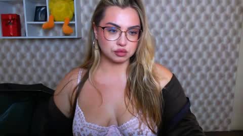 Snapshot of diamantkriss_ chatting on May 2026 07:57:02 AM Kriss online show from May 2026 07:57:02 AM