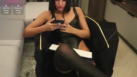 Iris online show from December 2024 11:42:02 PM