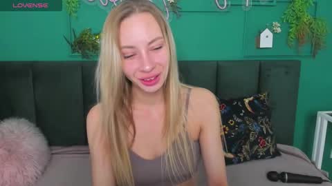 Snapshot of diana_garrett chatting on September 2025 01:44:02 AM Diana online show from September 2025 01:44:02 AM