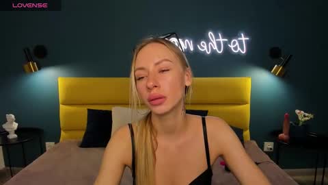 Snapshot of diana_garrett chatting on October 2025 01:38:01 AM Diana online show from October 2025 01:38:01 AM