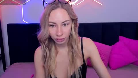 Snapshot of diana_garrett chatting on October 2025 01:38:01 AM Diana online show from October 2025 01:38:01 AM