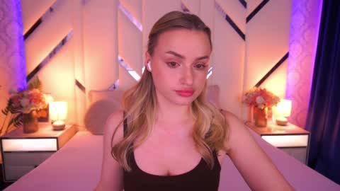 Snapshot of diana_nova chatting on April 2026 06:44:01 AM diana_nova online show from April 2026 06:44:01 AM