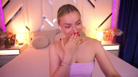 Snapshot of diana_nova chatting on June 2026 06:25:01 AM diana_nova online show from June 2026 06:25:01 AM