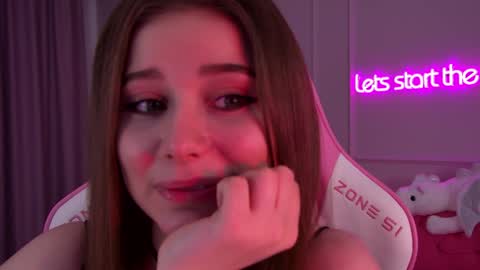 Diana online show from January 2025 11:24:01 PM