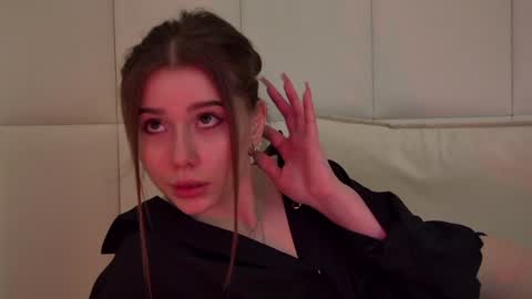 Diana online show from February 2025 10:34:02 PM