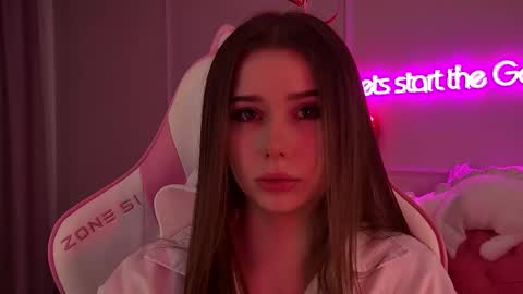 Diana online show from February 2025 06:33:01 PM