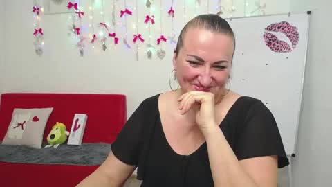 Diana online show from April 2026 06:12:01 PM