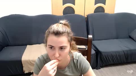 Snapshot of dianasmiey7 chatting on December 2024 09:27:01 PM dianasmiey7 online show from December 2024 09:27:01 PM