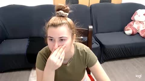 Snapshot of dianasmiey7 chatting on January 2025 06:32:01 PM dianasmiey7 online show from January 2025 06:32:01 PM