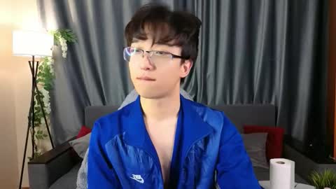 Adam online show from February 2026 01:20:01 PM