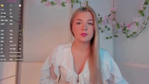 Snapshot of diannedibartolo chatting on September 2025 07:28:02 PM diannedibartolo online show from September 2025 07:28:02 PM