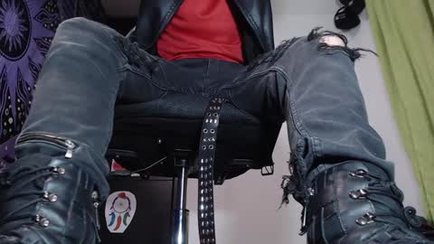 DICAPRIO online show from December 2024 01:07:01 AM