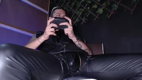 DICAPRIO online show from October 2025 05:06:01 AM