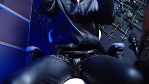 DICAPRIO online show from December 2025 09:05:01 AM