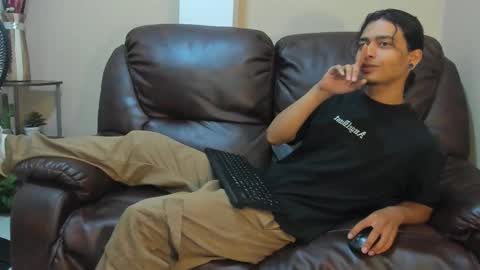 Snapshot of dickie_dicking chatting on October 2025 09:43:02 PM dickie_dicking online show from October 2025 09:43:02 PM