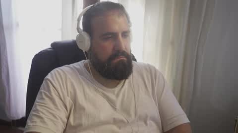 Snapshot of dicristalino chatting on April 2026 02:27:02 PM Cristian Dipolino online show from April 2026 02:27:02 PM