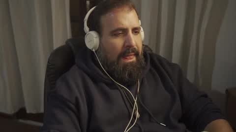 Snapshot of dicristalino chatting on April 2026 01:14:01 AM Cristian Dipolino online show from April 2026 01:14:01 AM
