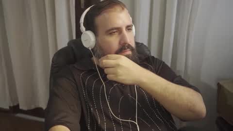 Snapshot of dicristalino chatting on April 2026 02:55:02 PM Cristian Dipolino online show from April 2026 02:55:02 PM