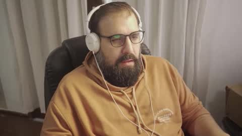 Snapshot of dicristalino chatting on May 2026 12:34:02 PM Cristian Dipolino online show from May 2026 12:34:02 PM